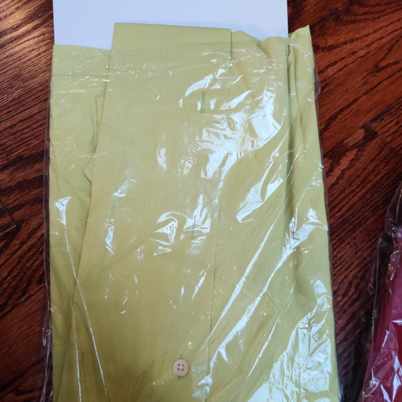 Stretch express short sleeve button down casual - Picture 4 of 8